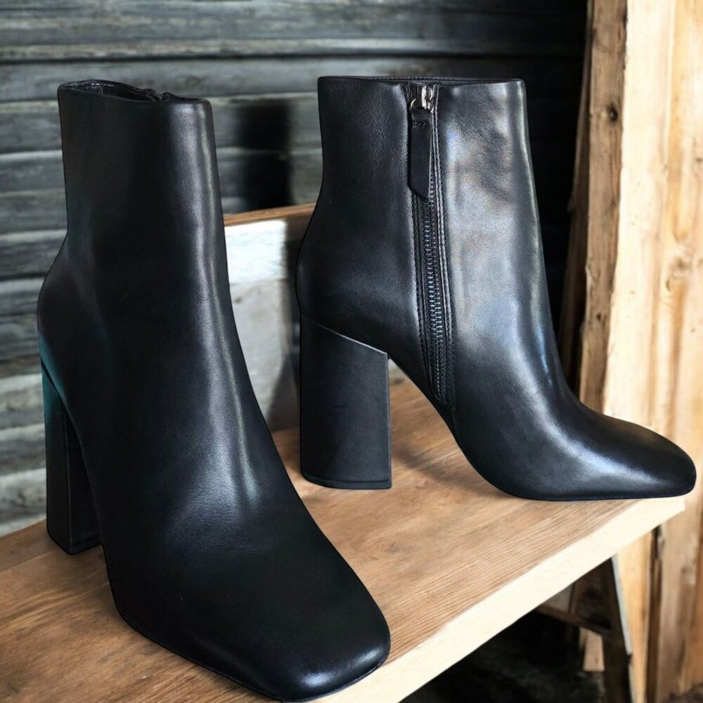 NWOB ASH JADE ( 37- 6.5-7 ) Black Butter Smooth Calfskin Exterior Ankle …